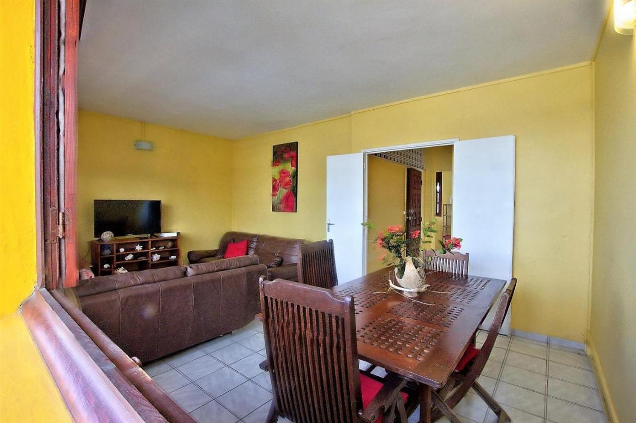 Appartement Tout Confort Sainte-Anne  Exterior foto