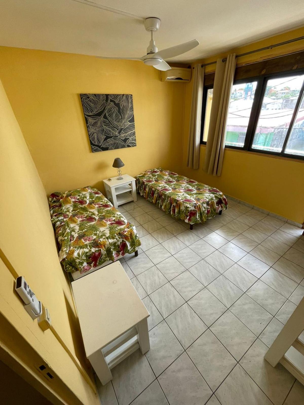 Appartement Tout Confort Sainte-Anne  Exterior foto